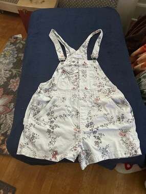 No boundaries overall shorts size large